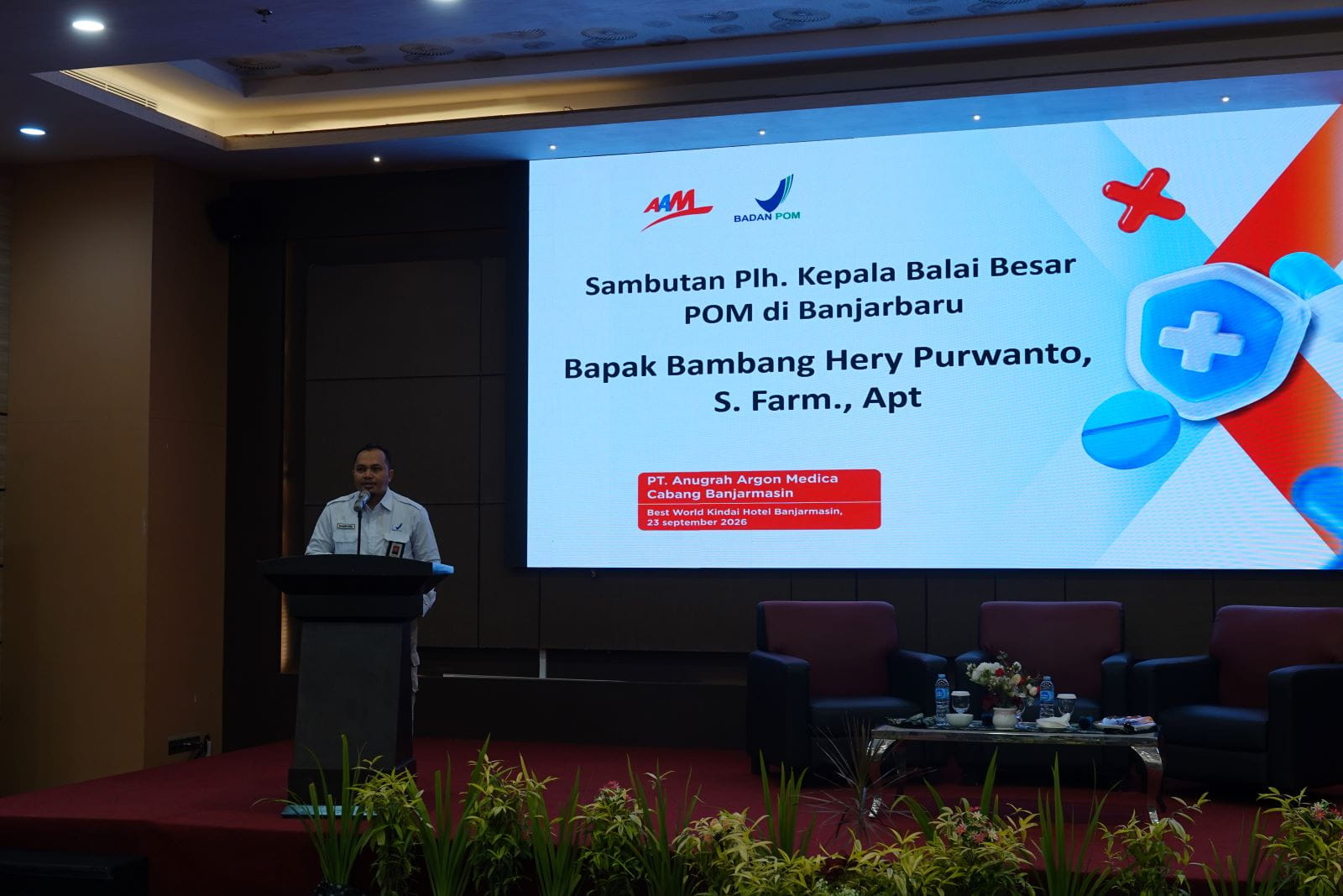 sambuatan plh kepala bbpom banjarbaru bambang hery purwanto